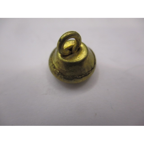 99 - Gold and yellow metal collar studs and tie pin, all in used condition, approx. weight of marked item... 