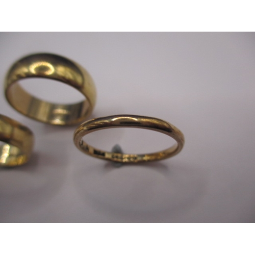 61 - 3 Vintage 9ct gold wedding bands, various sizes and widths, approx. parcel weight 7.7g all in good p... 