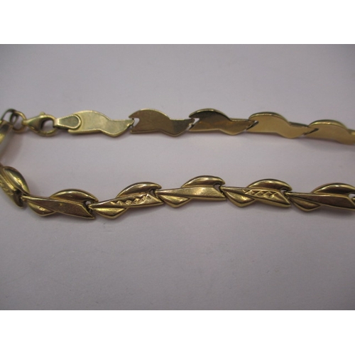 110 - A vintage yellow gold ankle bracelet marked 750, approx. weight 5.7g in good pre-owned condition wit... 