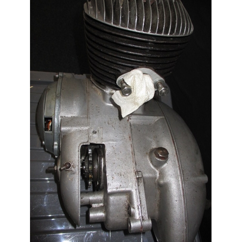 355 - A 1963/64 D7 BSA 175cc engine, rebuilt with new rings and all necessary components, just needs elect... 