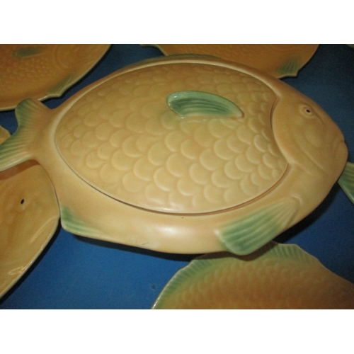 356 - A 1930s Shorter pottery fish set, consisting of serving plate, side plates and sauce boat and tureen... 