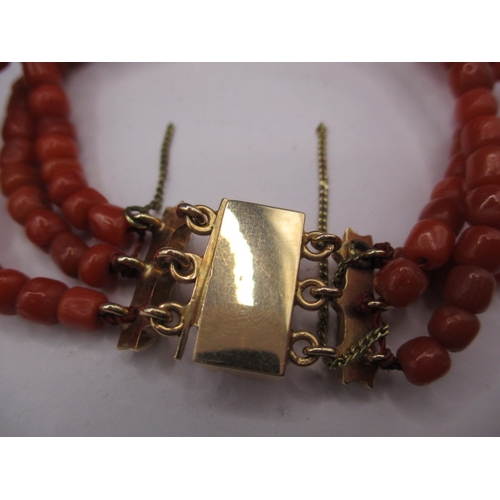 127 - A rose coral necklace and bracelet with 18ct yellow gold mounts, approx. lengths 34 & 16cm, both in ... 