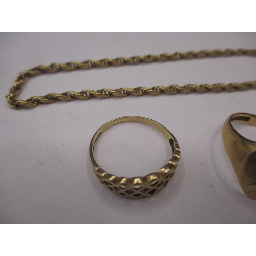 116 - A parcel of 9ct gold items, to include a 9ct belcher chain with yellow metal fob, 3 rings and a brac... 