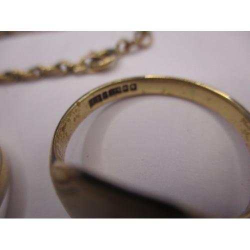 116 - A parcel of 9ct gold items, to include a 9ct belcher chain with yellow metal fob, 3 rings and a brac... 