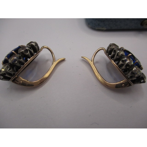 128 - A pair of Georgian paste earrings on gold setting, in good antique condition