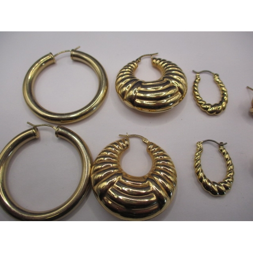 120 - A parcel of gold and yellow metal earrings, approx. parcel weight 31.9g most in pairs with some odd ... 