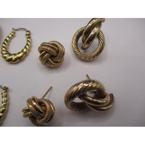 120 - A parcel of gold and yellow metal earrings, approx. parcel weight 31.9g most in pairs with some odd ... 