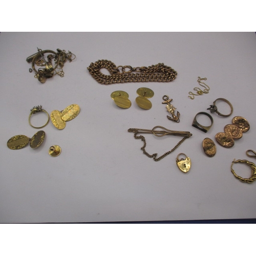 121 - A parcel of gold and yellow metal items, approx. weight of 9ct items 47.7g, approx. weight of 18ct i... 