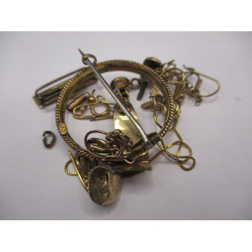 121 - A parcel of gold and yellow metal items, approx. weight of 9ct items 47.7g, approx. weight of 18ct i... 