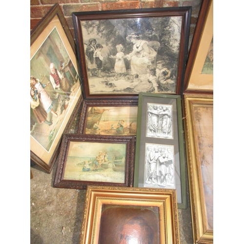 78 - A large quantity of vintage pictures and prints, all with age -related marks