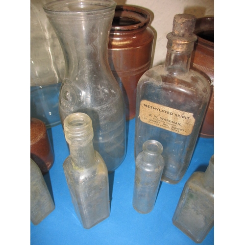 83 - A parcel of vintage bottles and pots, to include a Foxearth mineral water example, all in used condi... 