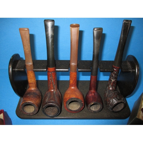 166 - A parcel of vintage smoking pipes, all in used condition