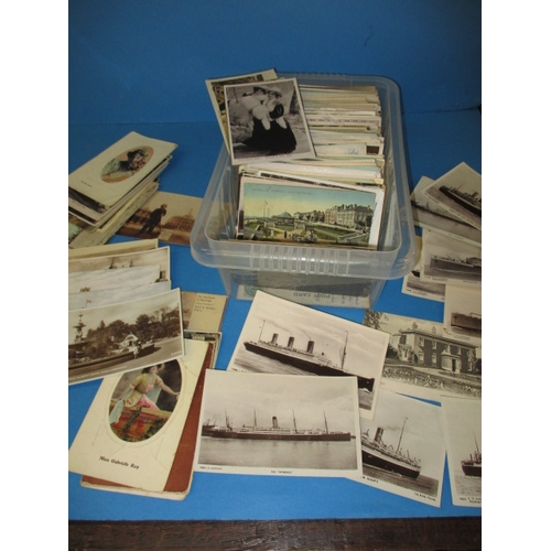 167 - A quantity of vintage postcards, to include shipping and topographical examples, all in used conditi... 