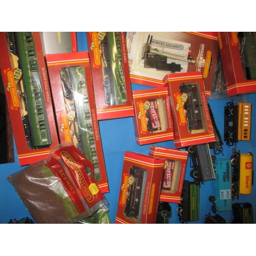 173 - A large quantity of Hornby and other ‘00’ gauge model railway items, to include locos, rolling stock... 