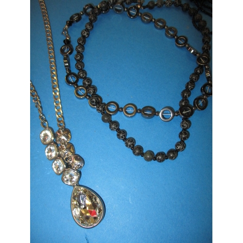 184 - A quantity of costume jewellery, to include some silver items, all in used condition