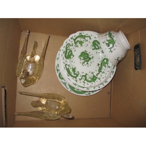 205 - A parcel of general clearance items to include vases, jugs and an American juicer, all in used condi... 