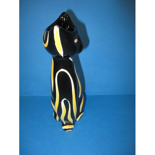 208 - A mid 20th century ceramic cat vase, with black body and yellow stripes, in good condition with no o... 