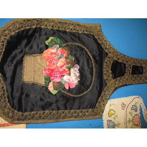 212 - A quantity of ladies evening bags, to include beadwork examples, all in used condition