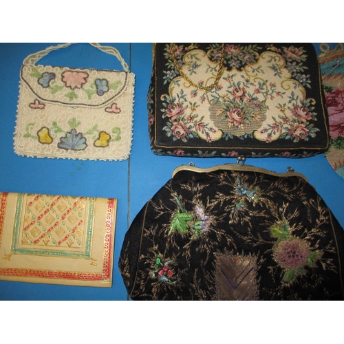 212 - A quantity of ladies evening bags, to include beadwork examples, all in used condition