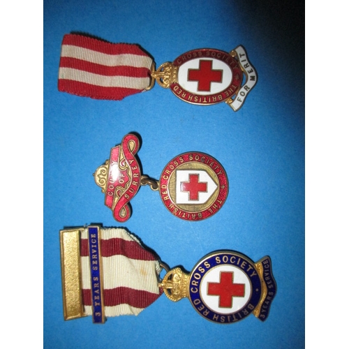 181 - A small collection of vintage Red Cross medals and associated items, some dated 1930s, all in good u... 