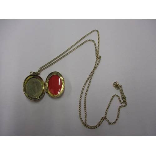 A 9ct yellow gold necklace and pendant, approx. parcel weight 4.26g, in pre-owned condition with use related marks