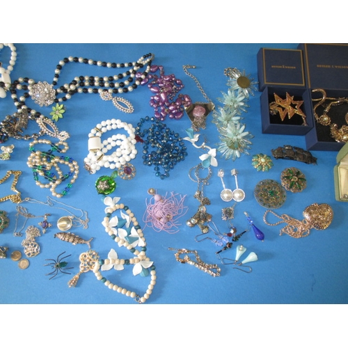 173 - A parcel of costume jewellery, to include some silver items, all in used condition