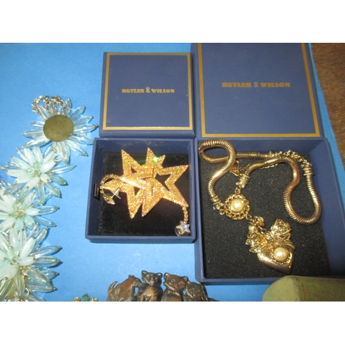 173 - A parcel of costume jewellery, to include some silver items, all in used condition