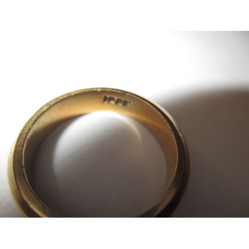 36 - An 18ct yellow gold wedding band, approx. ring size ‘J’ approx. width 4.2mm, approx. weight 5g, in g... 