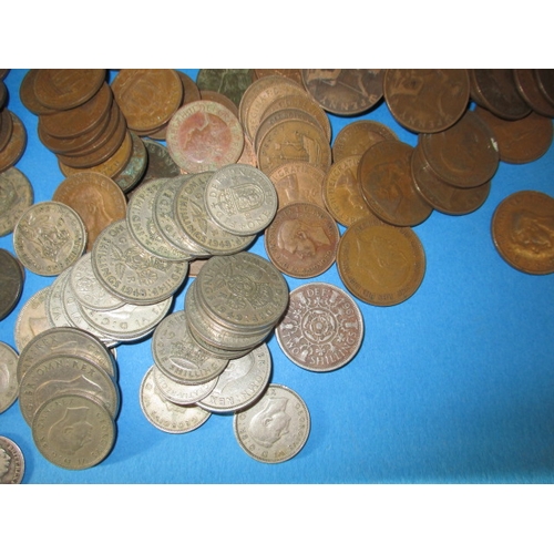 177 - A parcel of vintage world coins, to include a few silver examples, approx. parcel weight 3kg, all in... 