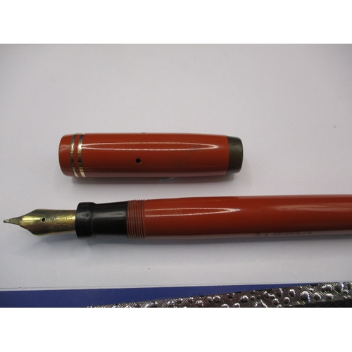 190 - 4 Vintage Parker fountain pens, to include a Canadian duofold, all in used condition and not tested ... 