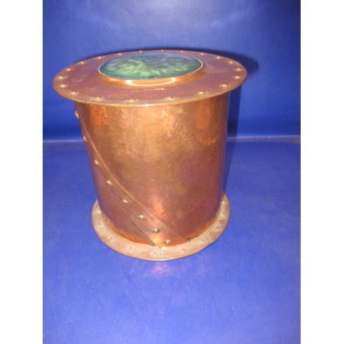 186 - An Arts & Craft hand-beaten copper and enamel storage pot, approx. height 12.5cm, in good pre-owned ... 