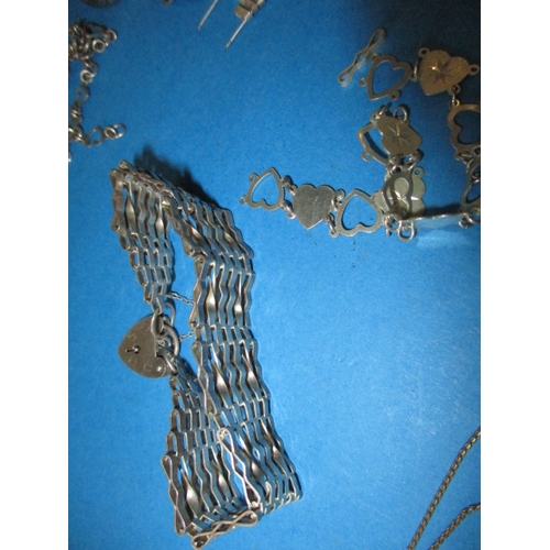 174 - A parcel of silver and white metal jewellery items, approx. parcel weight 86g, some damages so sold ... 