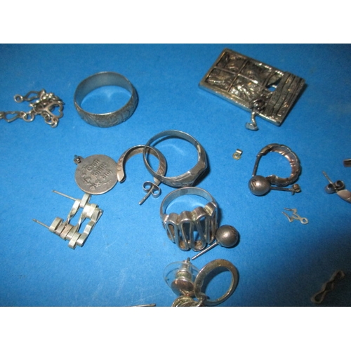 174 - A parcel of silver and white metal jewellery items, approx. parcel weight 86g, some damages so sold ... 