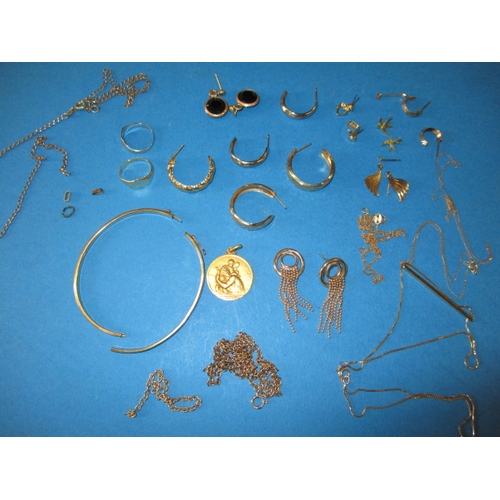 68 - A parcel of gold and yellow metal items, approx. parcel weight 36g some damages so sold as scrap