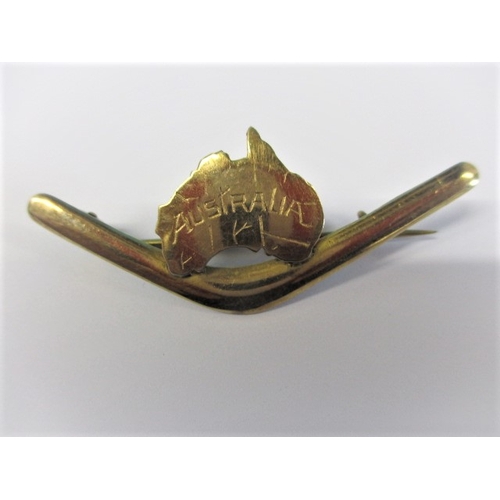 107 - A WWI period 9ct gold Australian boomerang brooch, approx. weight 2.8g, in useable pre-owned conditi... 