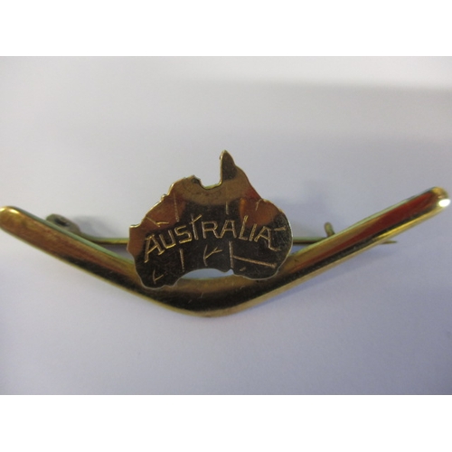 107 - A WWI period 9ct gold Australian boomerang brooch, approx. weight 2.8g, in useable pre-owned conditi... 