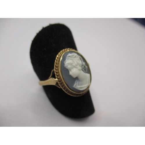 11 - A vintage 9ct gold cameo ring, approx. ring size ‘O+’, approx. weight 2.5g in useable pre-owned cond... 