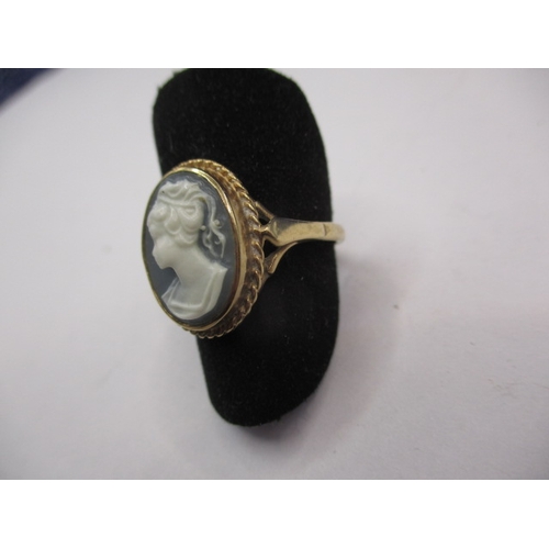 11 - A vintage 9ct gold cameo ring, approx. ring size ‘O+’, approx. weight 2.5g in useable pre-owned cond... 