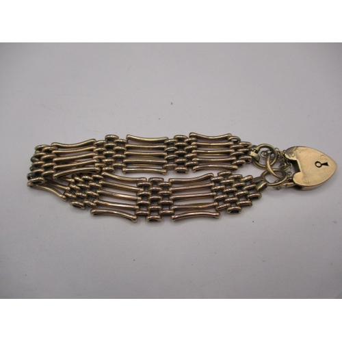 84 - A vintage 9ct yellow gold gate bracelet, approx. weight 17.4g, in useable pre-owned condition with w... 