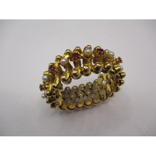 90 - A vintage expanding gold bracelet, marked 15ct, approx. weight 18.2g in useable pre-owned condition