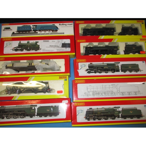 322 - 10 Hornby ‘00’ gauge model railway locos, all in original boxes, most look unopened