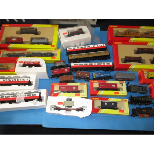 331 - A large quantity of ‘00’ gauge model railway rolling stock, several in original boxes