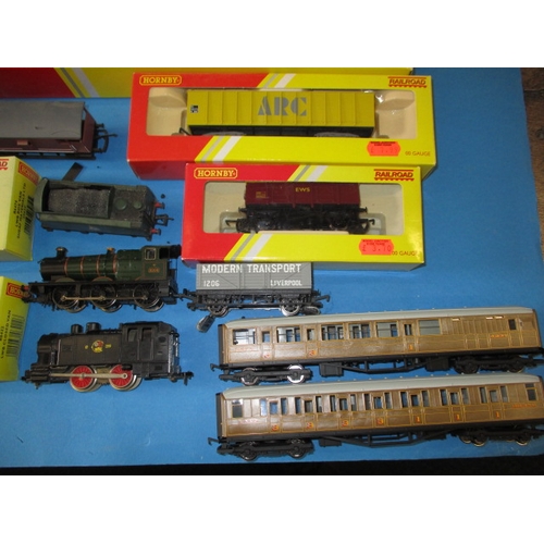 331 - A large quantity of ‘00’ gauge model railway rolling stock, several in original boxes