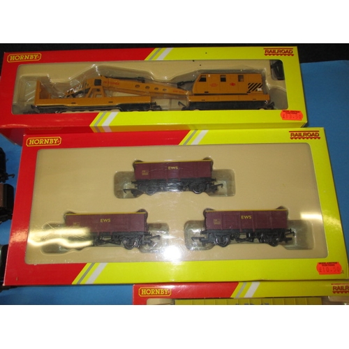 331 - A large quantity of ‘00’ gauge model railway rolling stock, several in original boxes