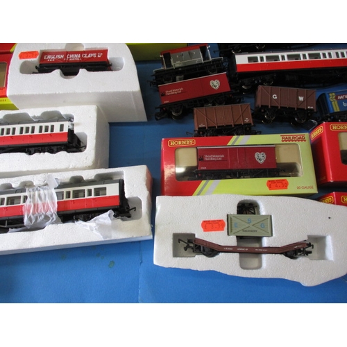 331 - A large quantity of ‘00’ gauge model railway rolling stock, several in original boxes