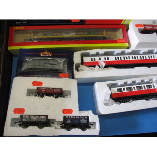 331 - A large quantity of ‘00’ gauge model railway rolling stock, several in original boxes