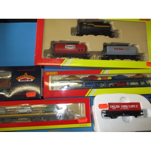 331 - A large quantity of ‘00’ gauge model railway rolling stock, several in original boxes