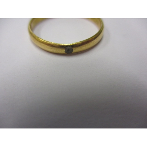 43 - A 22ct yellow gold wedding band, approx. ring size ‘O’, approx. width 2.7mm, approx. weight 2.1g, in... 