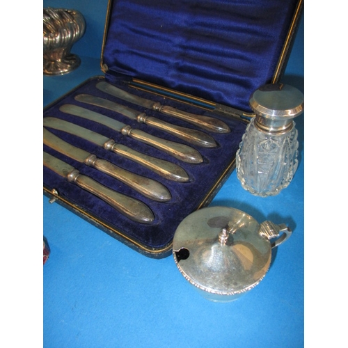 150 - A parcel of sterling silver items, approx. parcel weight 560g, not including liners, boxes or knives... 