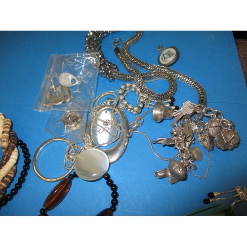 170 - A very large quantity of costume jewellery, to include some silver and yellow metal items, all in us... 